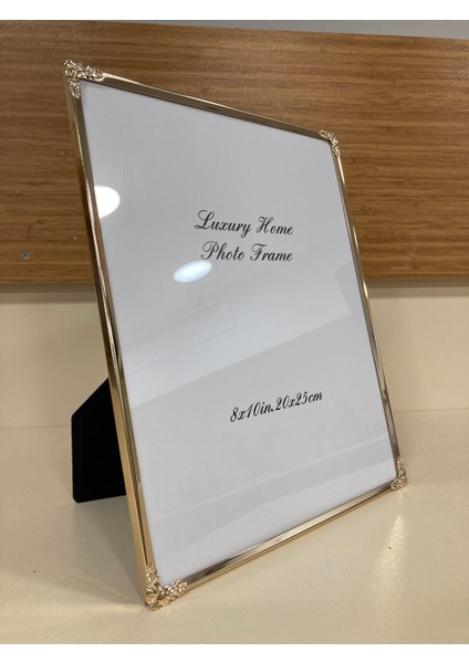 Resim Çerçevesi Ince Metal Detaylı Pirinç Altın 20X25 cm fiyatları