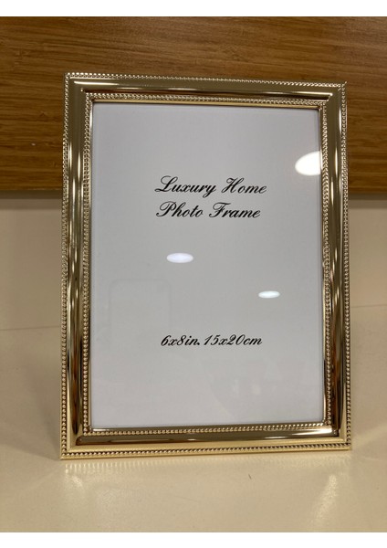 Resim Çerçevesi Metal Kenarlı Yeni Model Pirinç Altın 15X20 cm fırsatları