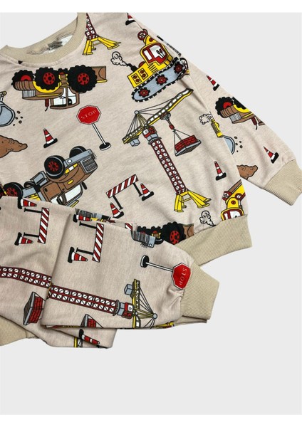 Erkek Çocuk Pamuklu Şardonlu Bej Rengi Iş Makinesi Kamyon Desenli Uzun Kollu Kışlık Pijama Takımı fiyatları