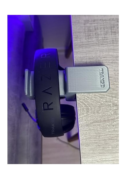 TRAK3D Premium Asılabilir Kulaklık Standı – En Sağlam V4 Modeli, Kaydırmaz Keçeli, Ergonomik Masaüstü Askı, Steel Gray Edition (Montaj Videosunu Izlemeden Kullanmayın) modelleri