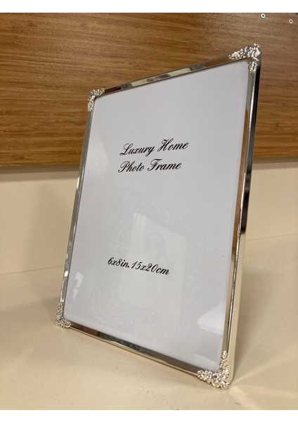 Resim Çerçevesi Ince Metal Detaylı Pirinç Gümüş 15X20 cm fırsatları