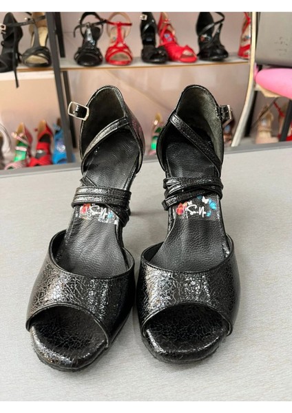 Siyah Parlak 8,5 cm 13 Pont Kapalı Topuk Açık Burun Tango, Dans ve Salon Ayakkabısı