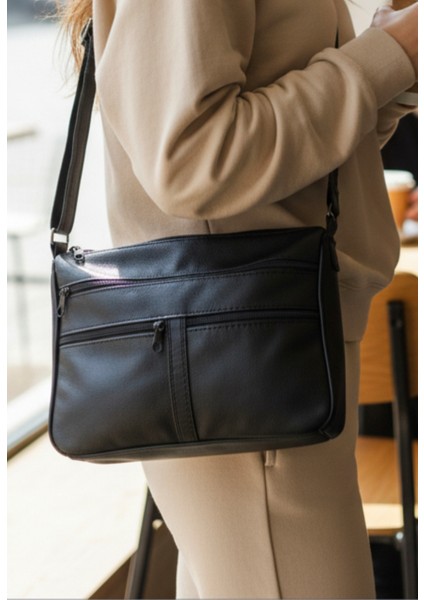 Kadın Askılı Yıkanmış Deri 5 Gözlü Çanta