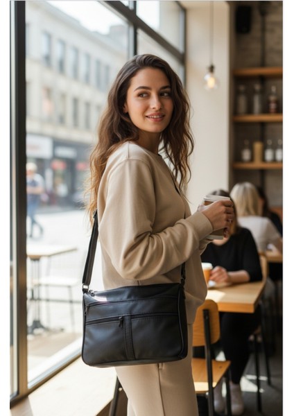 Kadın Askılı Yıkanmış Deri 5 Gözlü Çanta fiyatları