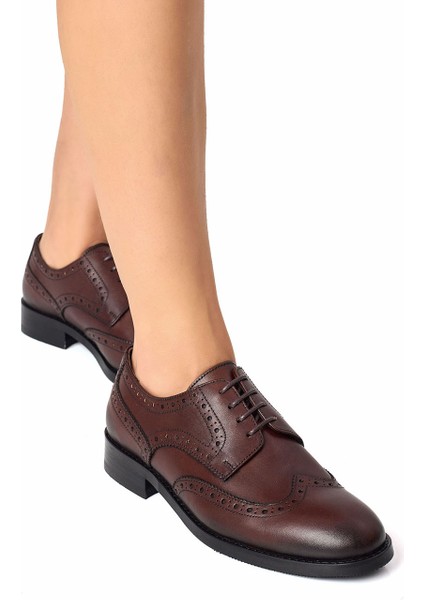 Kadın Kahverengi Hakiki Deri El Işçiliği Delikli Klasik Oxford Ayakkabı modelleri