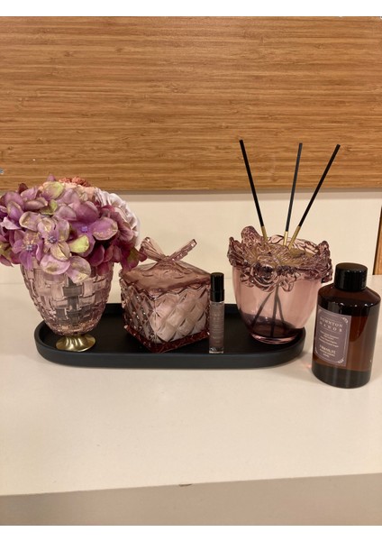 Dekoratif Koku Setimiz Deri Kaplı Tepsisi Cam Çubuklu Kokusu Kokulu Mumu Pembe Renk Arajman Çiçeği fiyatları