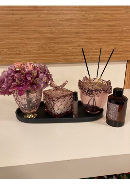 Dekoratif Koku Setimiz Deri Kaplı Tepsisi Cam Çubuklu Kokusu Kokulu Mumu Pembe Renk Arajman Çiçeği indirimleri