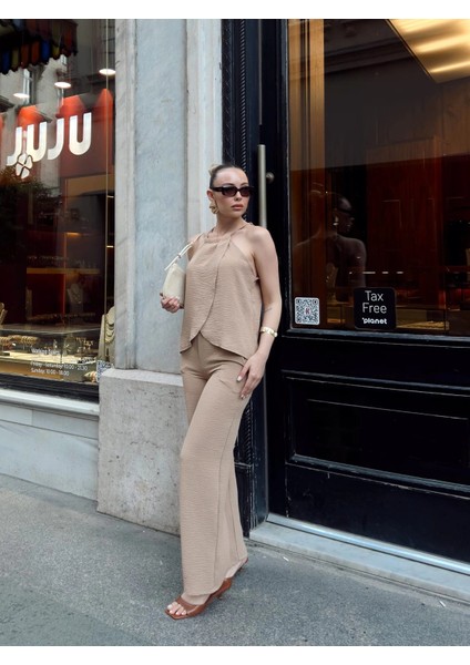 Kruvaze Takım Ayrobin Bej fırsatları