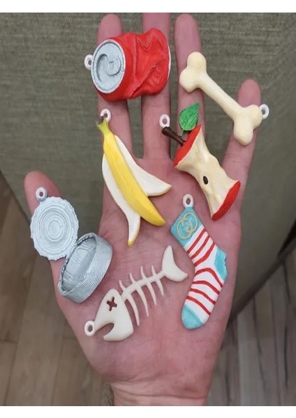 3D Baskı Komik Yılbaşı Ağacı Süsleri 7’li Set – Elma Çöpü, Muz Kabuğu, Balık Kılçığı, Çorap, Kutu Kapağı, Kırmızı Kutu ve Kemik – Noel Dekorasyon Ornament Seti fırsatları