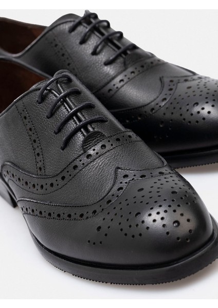 Kadın Siyah Hakiki Deri El Işçiliği Delikli Klasik Oxford Ayakkabı