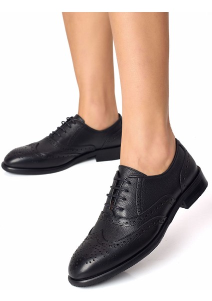 Kadın Siyah Hakiki Deri El Işçiliği Delikli Klasik Oxford Ayakkabı