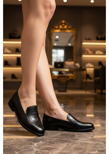 Kadın Siyah Hakiki Deri Kroko Desenli El Yapımı Loafer fiyatları