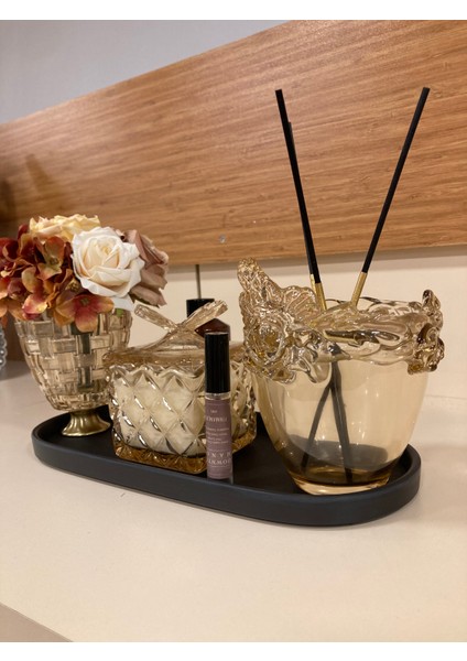 Dekoratif Koku Setimiz Deri Kaplı Tepsisi Cam Çubuklu Kokusu Kokulu Mumu Bal Rengi ve Arajmanı