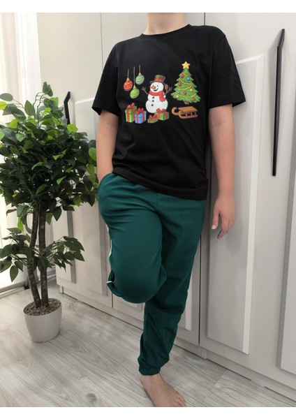 Yılbaşı Temalı Pamuklu Unisex Kısa Kolu Çocuk Eşofman Takımı fiyatları