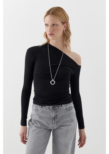 Kayık Yaka Düşük Omuz Bluz Siyah fiyatları