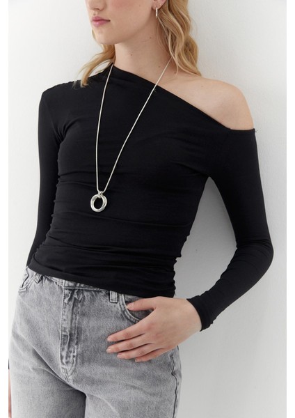 Kayık Yaka Düşük Omuz Bluz Siyah fırsatları