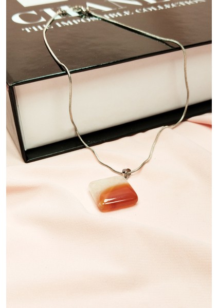 Akik Doğal Taşı Zincirli El Yapımı Kolye Uç: 3 cm Zincir: 20 cm Kutulu fiyatları