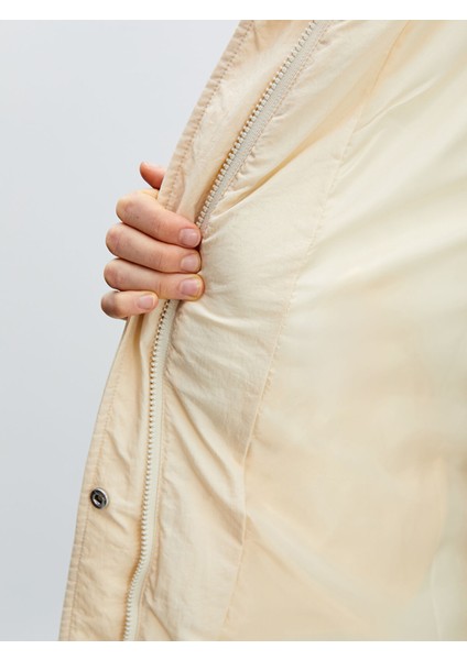 Yeni Sezon Kapüşonlu Kapitone Kadın Şişme Mont fırsatları