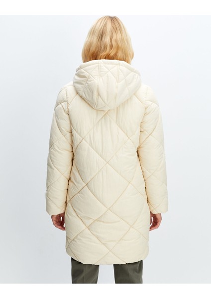 Yeni Sezon Kapüşonlu Kapitone Kadın Şişme Mont indirimleri