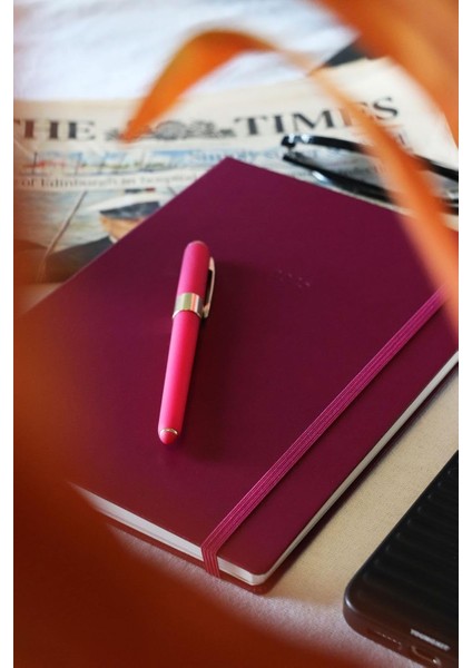 2025 Haftalık Ajanda A4 (19X25CM) Sert Kapak Ivory 100 Gr.