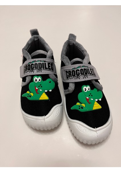 Erkek Çocuk Kışlık Kadife Hafif ,yumuşak ve Kaymaz Taban Panduf Ev Kreş Ayakkabısı Timsah Model modelleri