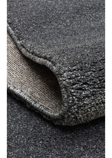 Bakü Plaın Antrasıt Hav Toz Vermeyen Yumuşak Dokulu Sade Tek Renk Modern Halı