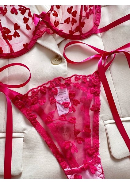Kalp Detaylı Kırmızı Iç Giyim Takımı Yılbaşı Özel