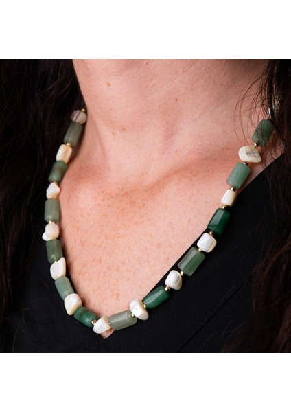 Aventurin ve Sedef Doğal Taş Kadın Kolye – Zarafet, Denge ve Doğal Işıltı Kolyesi fırsatları