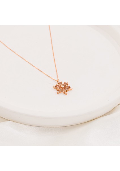 Zultanit Taşlı Papatya Gümüş Kolye