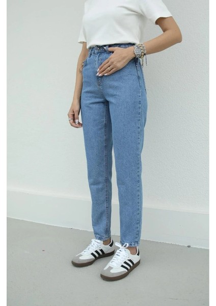 Mom Jean Açık Mavi Renk modelleri