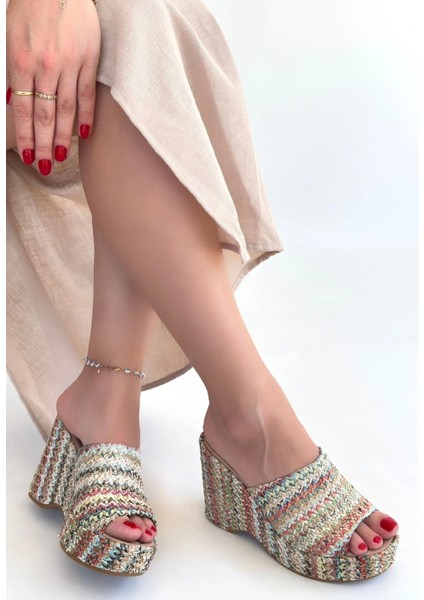 Tlay Kilim Desenli Dolgu Topuk Terlik