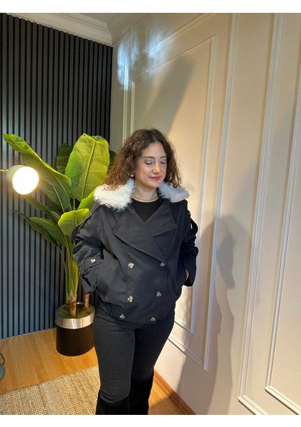Yakası Kürklü Çıkarılabilir Astarlı Mont