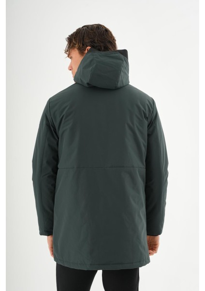 Erkek Regular Fit Kapüşonlu Fermuarlı Çok Cepli Kışlık Klasik Mont