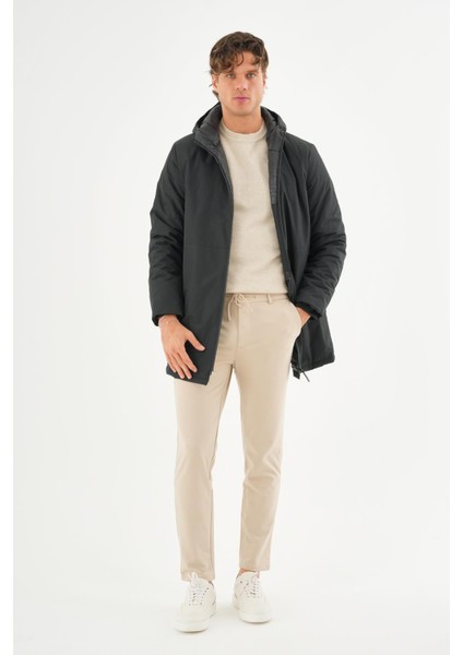 Erkek Regular Fit Kapüşonlu Fermuarlı Çok Cepli Kışlık Klasik Mont