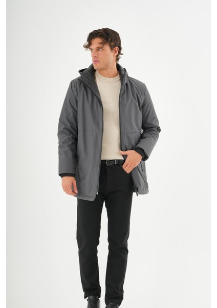 Erkek Regular Fit Kapüşonlu Fermuarlı Çok Cepli Kışlık Klasik Mont