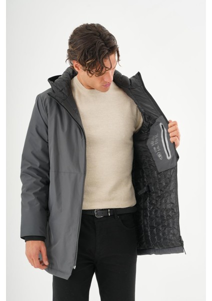 Erkek Regular Fit Kapüşonlu Fermuarlı Çok Cepli Kışlık Klasik Mont