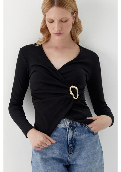 Kruvaze Kesim Toka Detaylı Bluz Siyah
