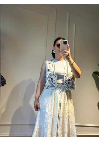 Nakışlı Yelek Krem