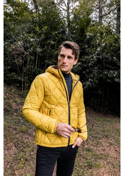 Erkek Reguler Fit Çok Hafif Kışlık Kapitone Mont