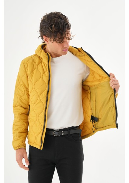 Erkek Reguler Fit Çok Hafif Kışlık Kapitone Mont