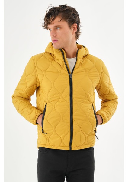 Erkek Reguler Fit Çok Hafif Kışlık Kapitone Mont