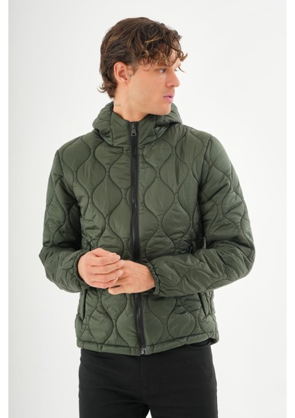 Erkek Reguler Fit Çok Hafif Kışlık Kapitone Mont