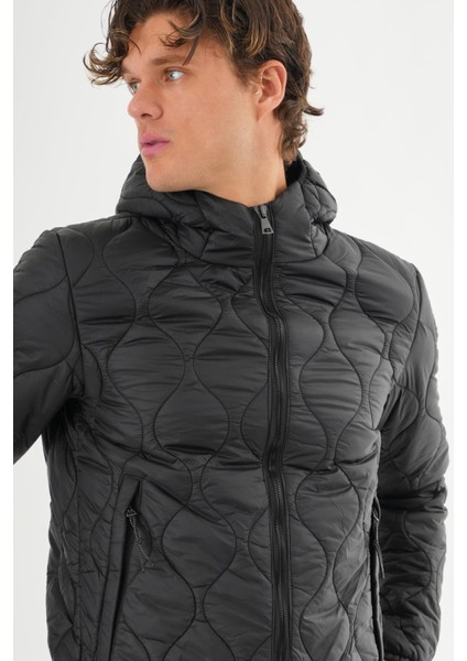 Erkek Reguler Fit Çok Hafif Kışlık Kapitone Mont