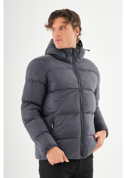 Erkek Kapüşonlu Fermuarlı Cepli Kışlık Şişme Kısa Mont