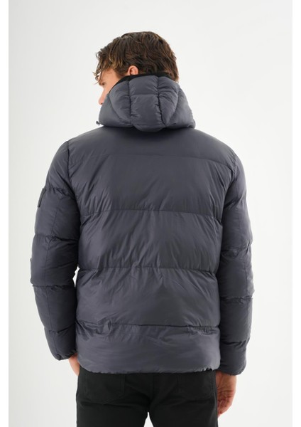 Erkek Kapüşonlu Fermuarlı Cepli Kışlık Şişme Kısa Mont