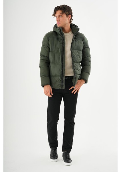 Erkek Kapüşonlu Fermuarlı Cepli Kışlık Şişme Kısa Mont