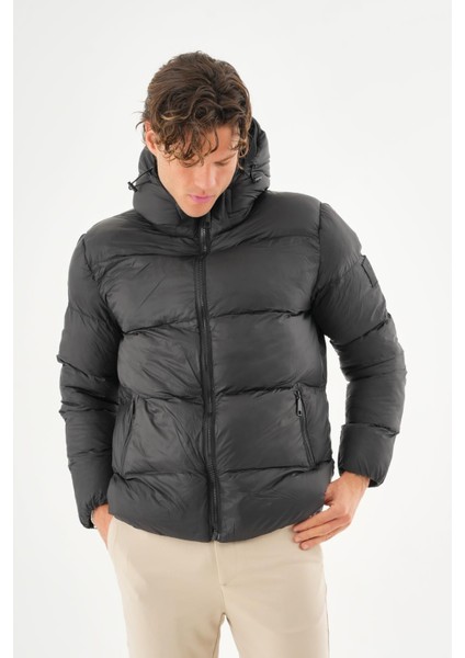 Erkek Kapüşonlu Fermuarlı Cepli Kışlık Şişme Kısa Mont