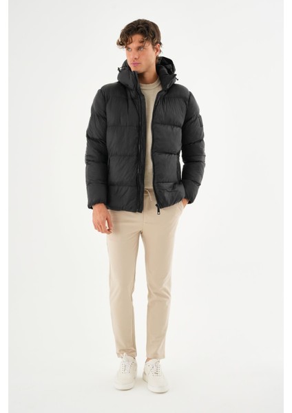 Erkek Kapüşonlu Fermuarlı Cepli Kışlık Şişme Kısa Mont