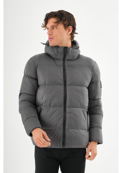 Erkek Kapüşonlu Fermuarlı Cepli Kışlık Şişme Kısa Mont