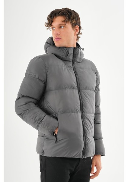 Erkek Kapüşonlu Fermuarlı Cepli Kışlık Şişme Kısa Mont